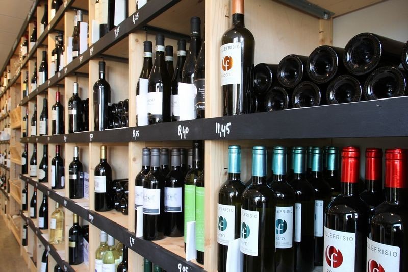 mondovino-tn_img_8173 houten winkelstellingen mondovino